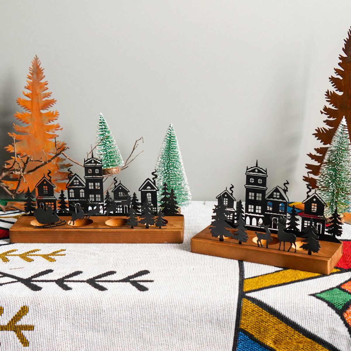 Portacandele in ferro battuto con base in legno per albero di Natale