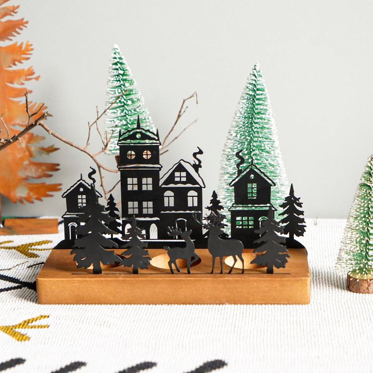 Portacandele in ferro battuto con base in legno per albero di Natale